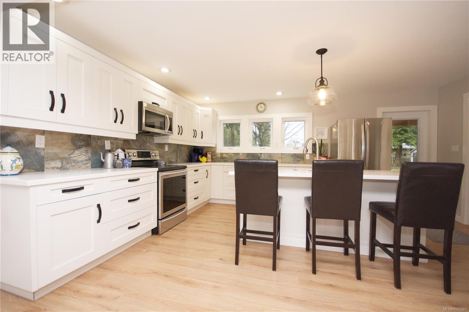 1221 Ganske Rd, Qualicum Beach, British Columbia  V9K 2G4 - Photo 4 - 1037481