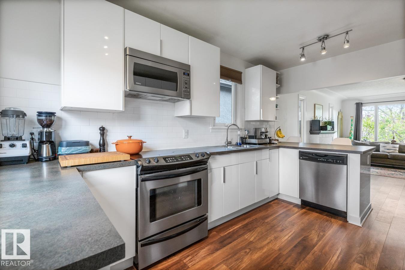 9908 87 Av Nw, Edmonton, Alberta  T6E 2N7 - Photo 9 - E4488795