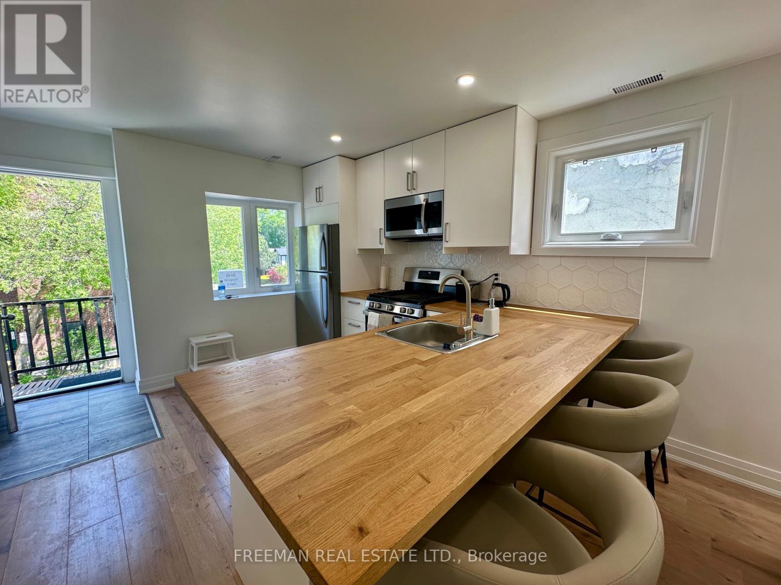 2 - 3449 Yonge Street, Toronto, Ontario M4N 2N3 - Photo 1 - C13124816