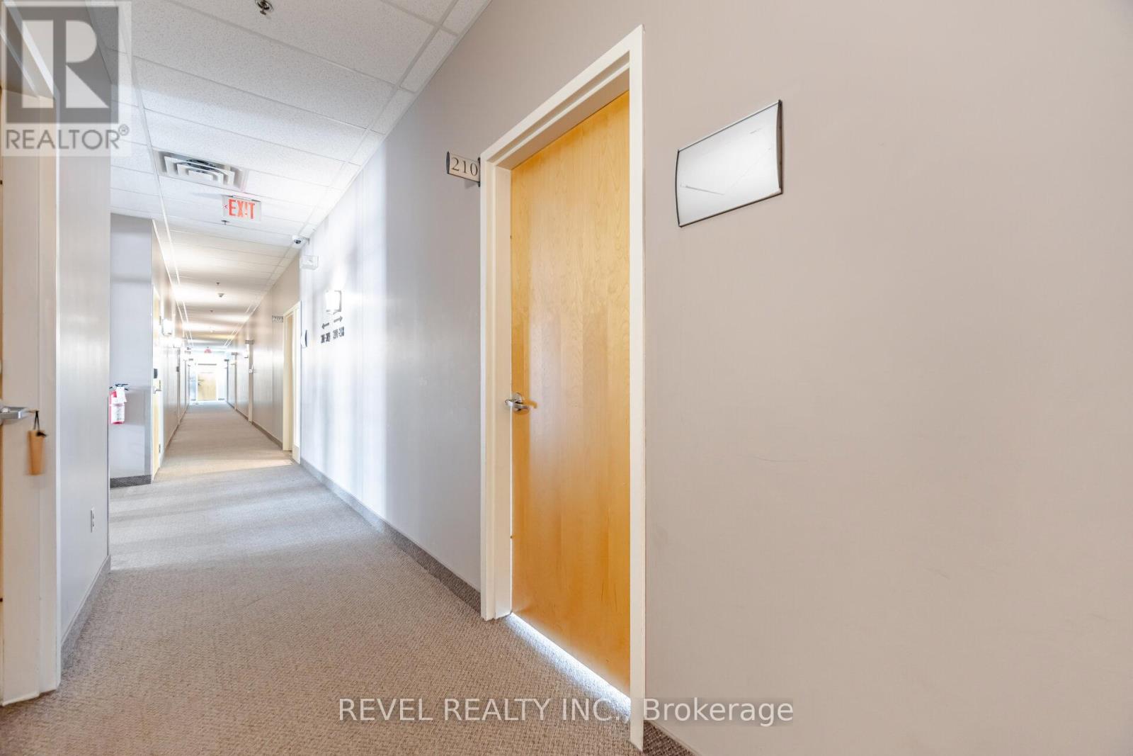 210 - 330 Bronte Street S, Milton, Ontario  L9T 7X1 - Photo 4 - W13150624