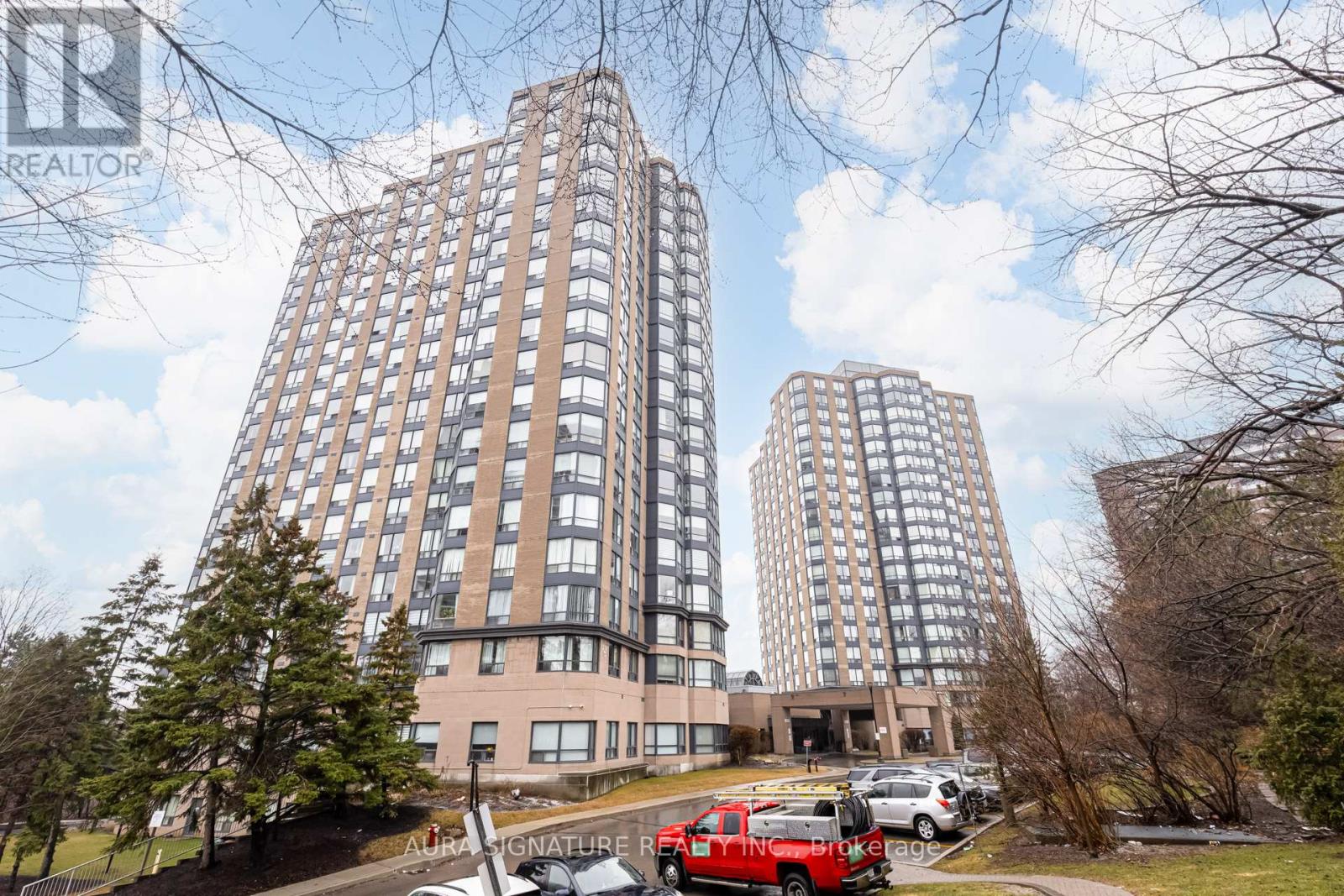 1010 - 3 Hickory Tree Drive, Toronto, Ontario  M9N 3W5 - Photo 2 - W13150788