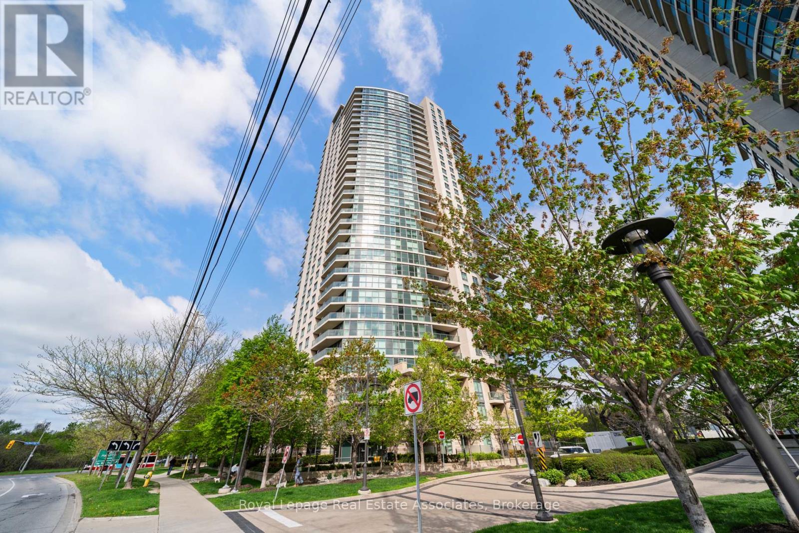 1601 - 225 SHERWAY GARDENS ROAD, Toronto, Ontario