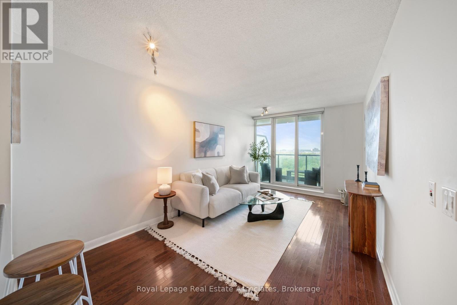 1601 - 225 Sherway Gardens Road, Toronto, Ontario M9C 0A3 - Photo 5 - W13150796