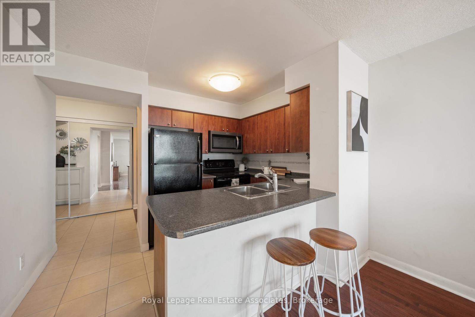 1601 - 225 Sherway Gardens Road, Toronto, Ontario M9C 0A3 - Photo 7 - W13150796
