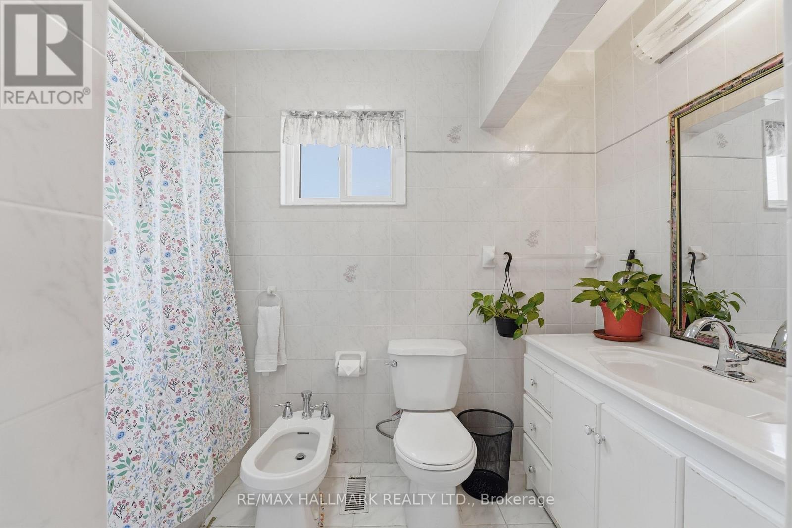 54 Gotham Court, Toronto, Ontario  M6M 2N8 - Photo 17 - W13150820