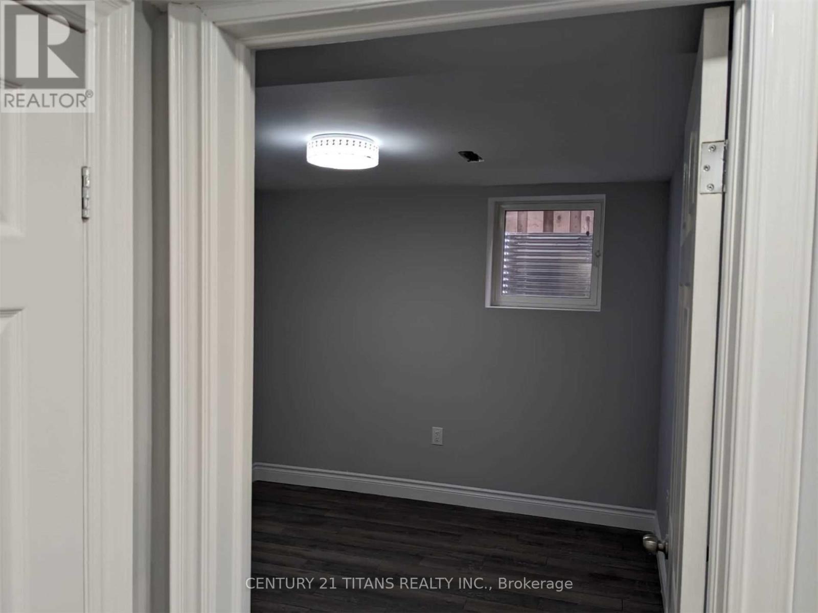 Bsmt - 1561 Astrella Crescent, Mississauga, Ontario  L5M 5A1 - Photo 5 - W13150892
