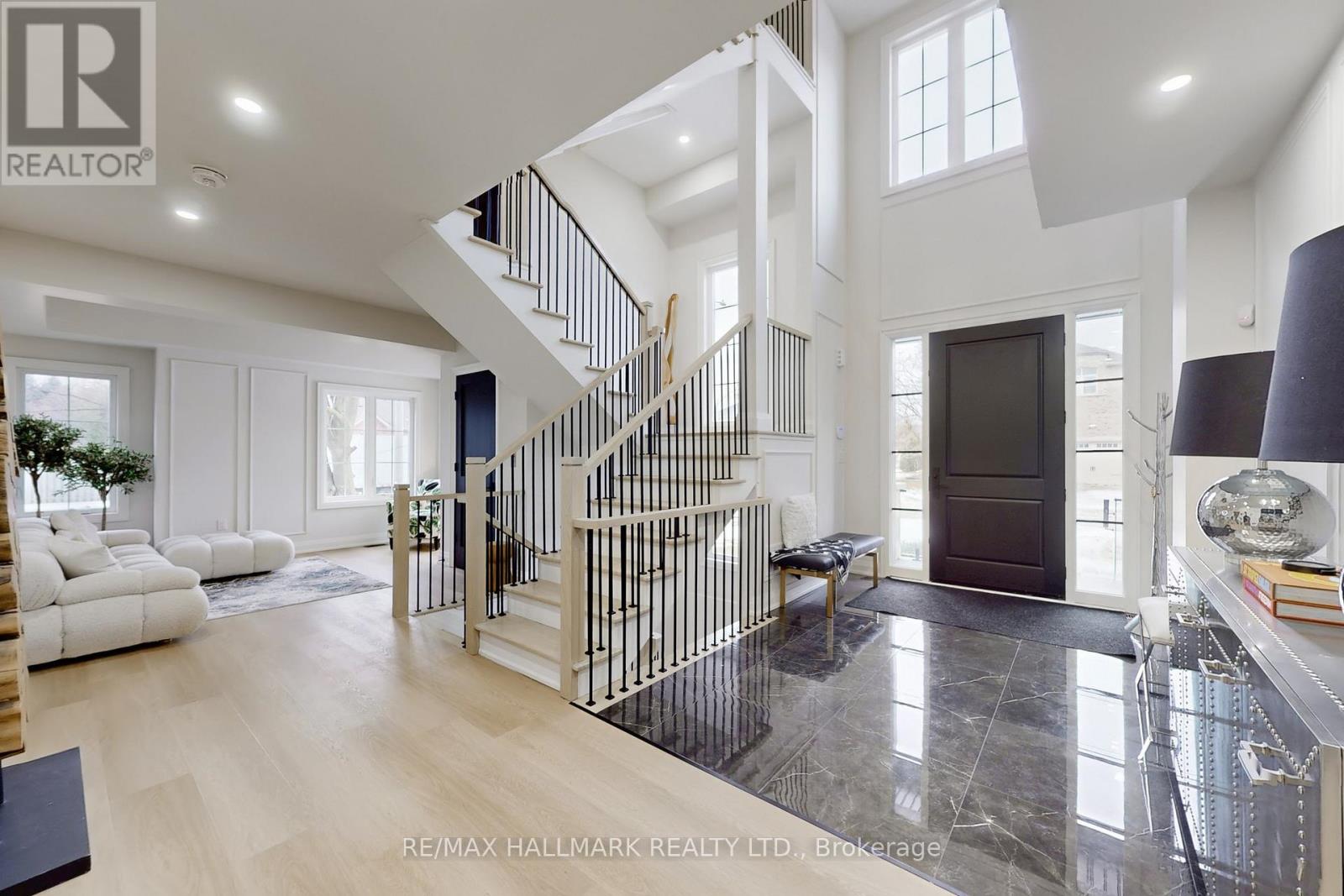 31 Naughton Drive, Richmond Hill, Ontario  L4C 4M6 - Photo 9 - N13150500