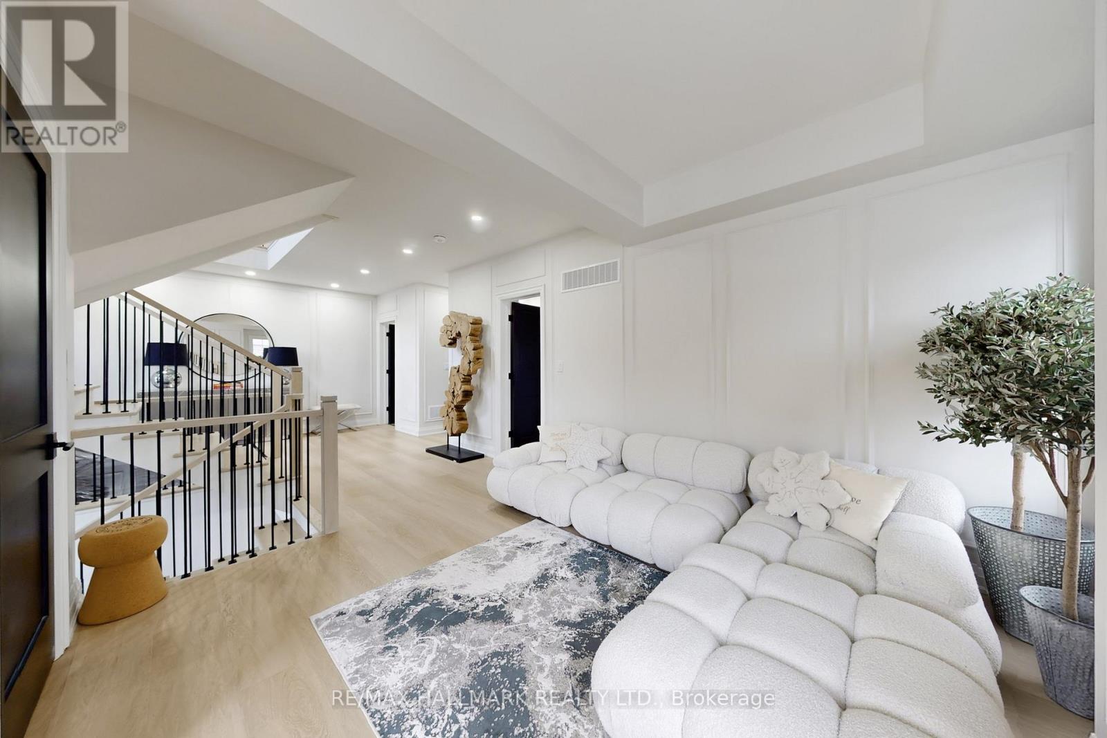 31 Naughton Drive, Richmond Hill, Ontario  L4C 4M6 - Photo 12 - N13150500