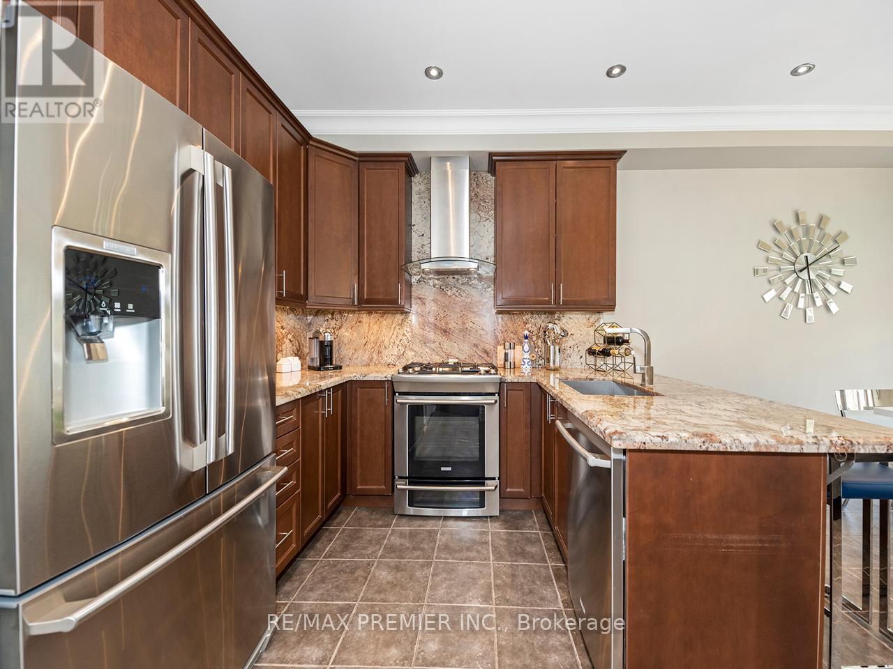 6 Lockburn Crescent, Brampton, Ontario  L7A 3W7 - Photo 12 - W13150154