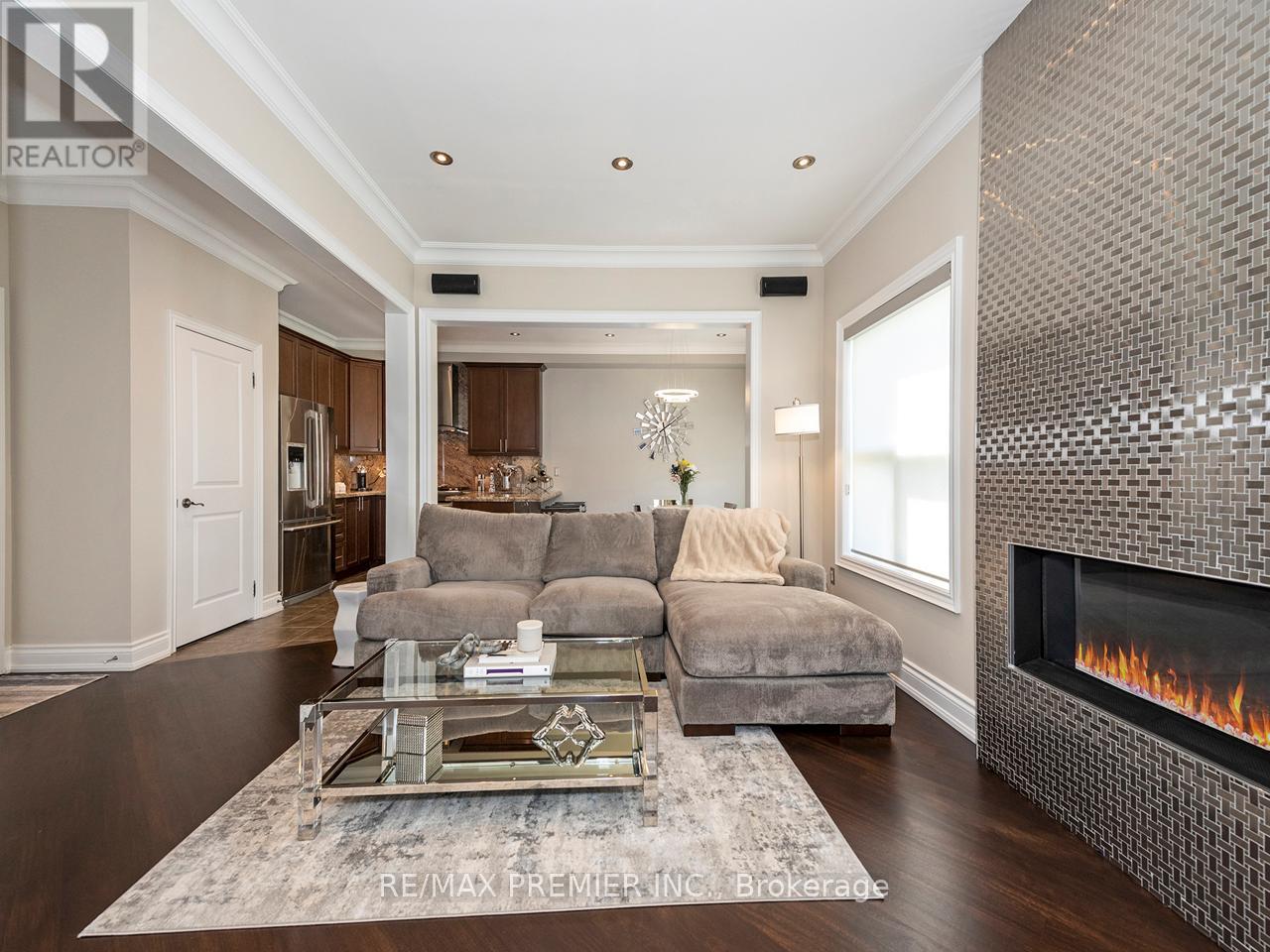 6 Lockburn Crescent, Brampton, Ontario  L7A 3W7 - Photo 10 - W13150154