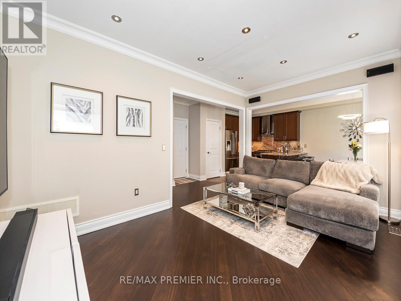 6 Lockburn Crescent, Brampton, Ontario  L7A 3W7 - Photo 8 - W13150154