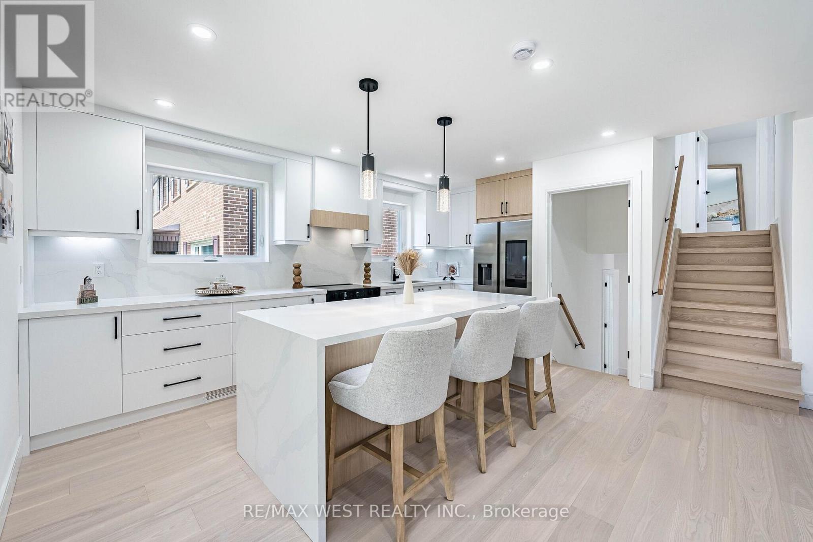 18 Torrington Drive, Toronto, Ontario  M9C 3V5 - Photo 14 - W13150326