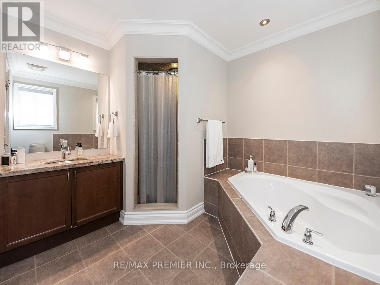 6 Lockburn Crescent, Brampton, Ontario  L7A 3W7 - Photo 19 - W13150154