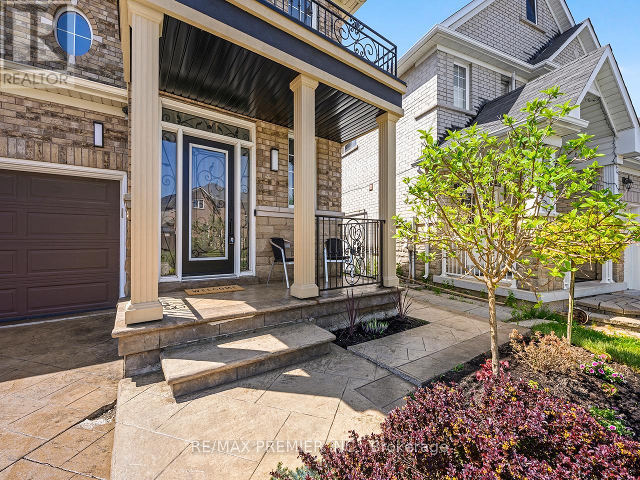 6 Lockburn Crescent, Brampton, Ontario  L7A 3W7 - Photo 3 - W13150154