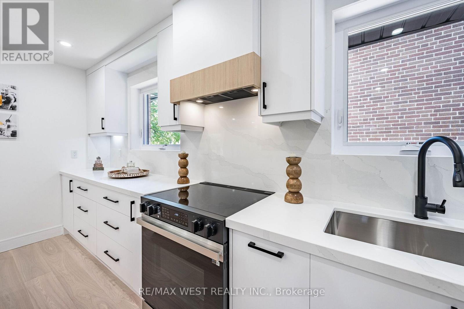 18 Torrington Drive, Toronto, Ontario  M9C 3V5 - Photo 16 - W13150326