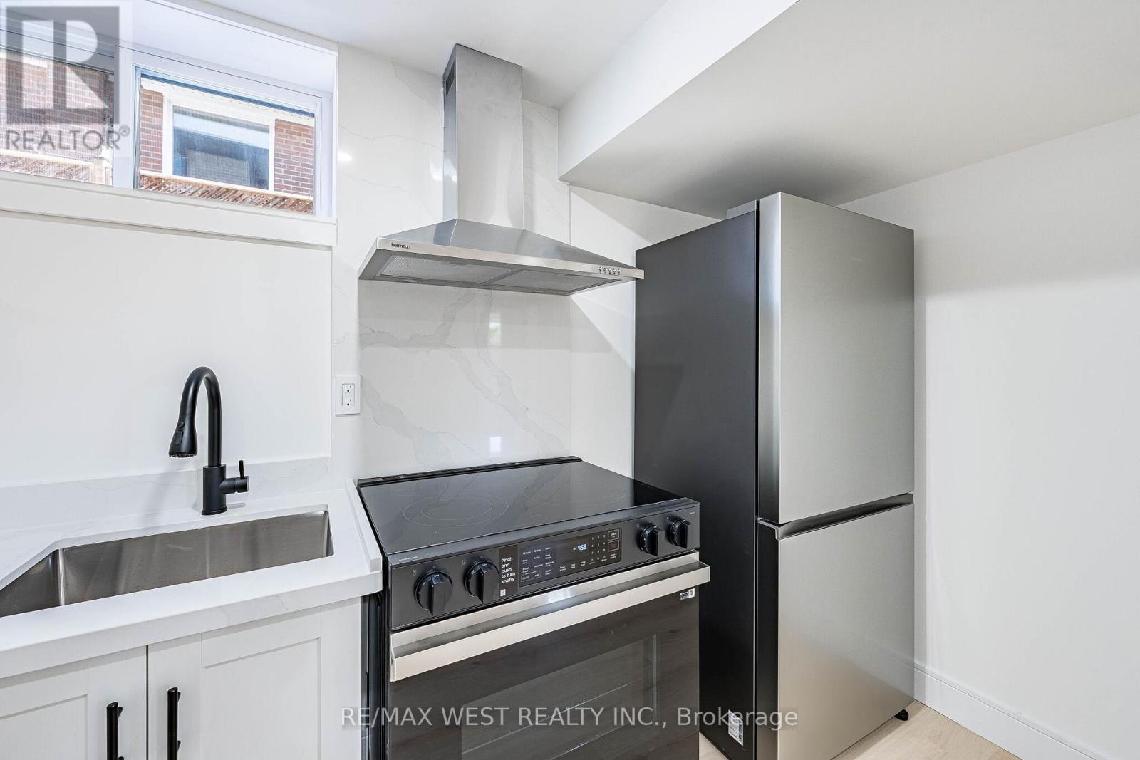 18 Torrington Drive, Toronto, Ontario  M9C 3V5 - Photo 35 - W13150326