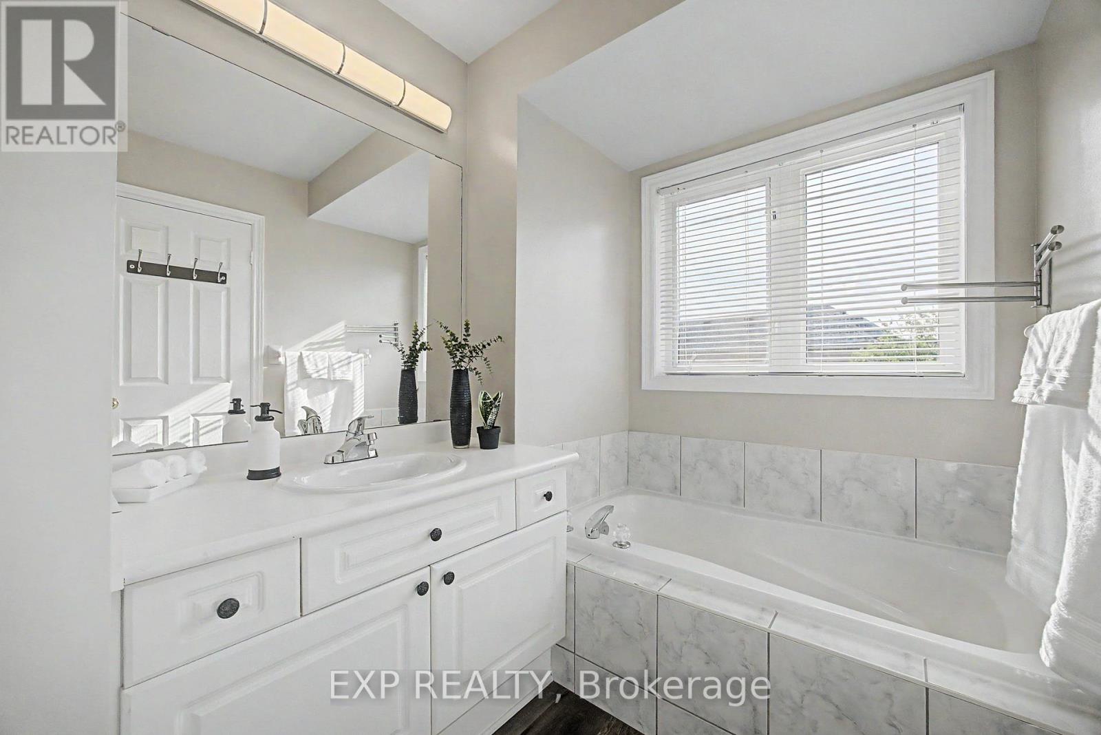 379 Grovehill Road, Oakville, Ontario L6H 6P3 - Photo 24 - W13150448