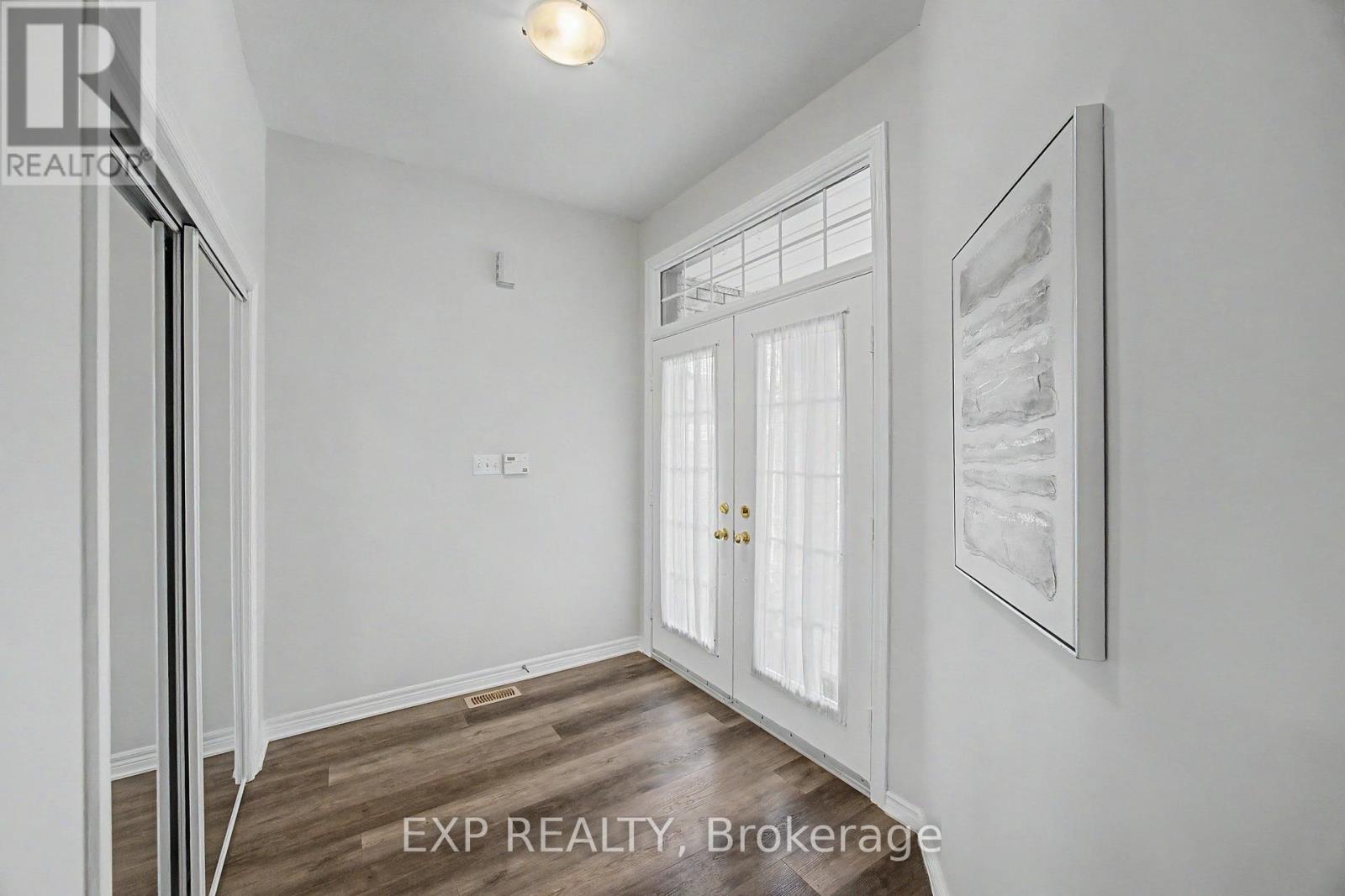 379 Grovehill Road, Oakville, Ontario L6H 6P3 - Photo 2 - W13150448