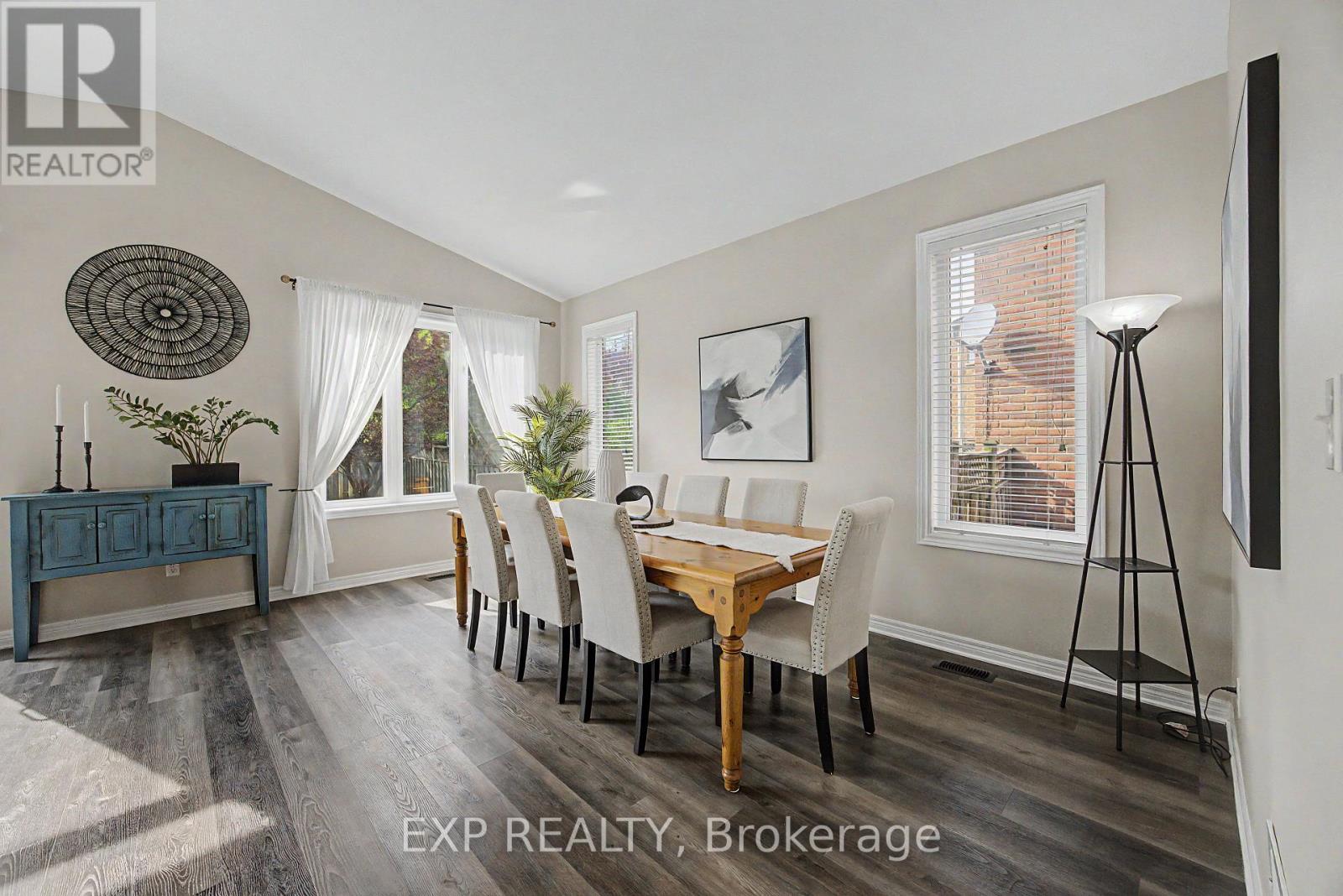 379 Grovehill Road, Oakville, Ontario L6H 6P3 - Photo 7 - W13150448