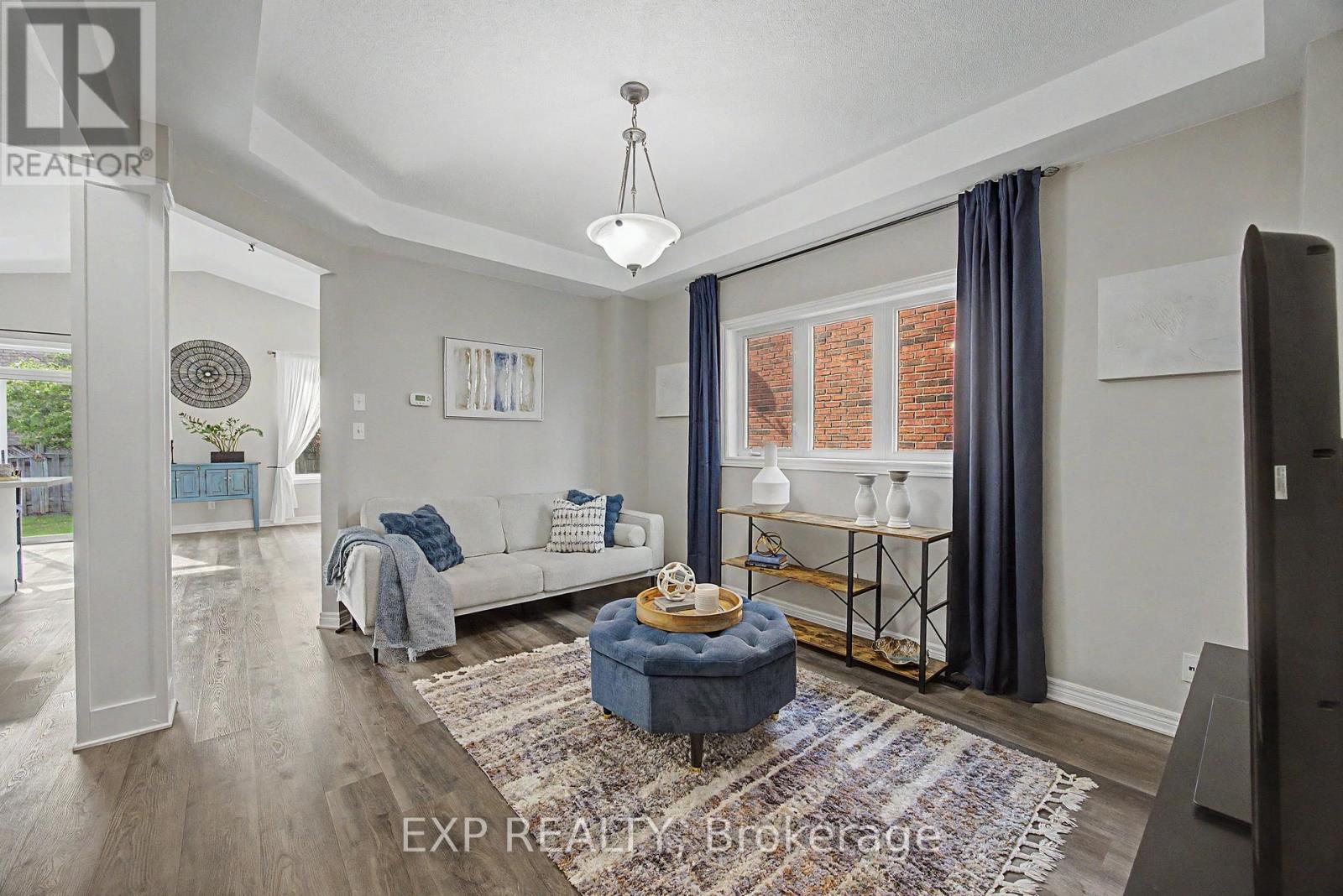 379 Grovehill Road, Oakville, Ontario L6H 6P3 - Photo 3 - W13150448