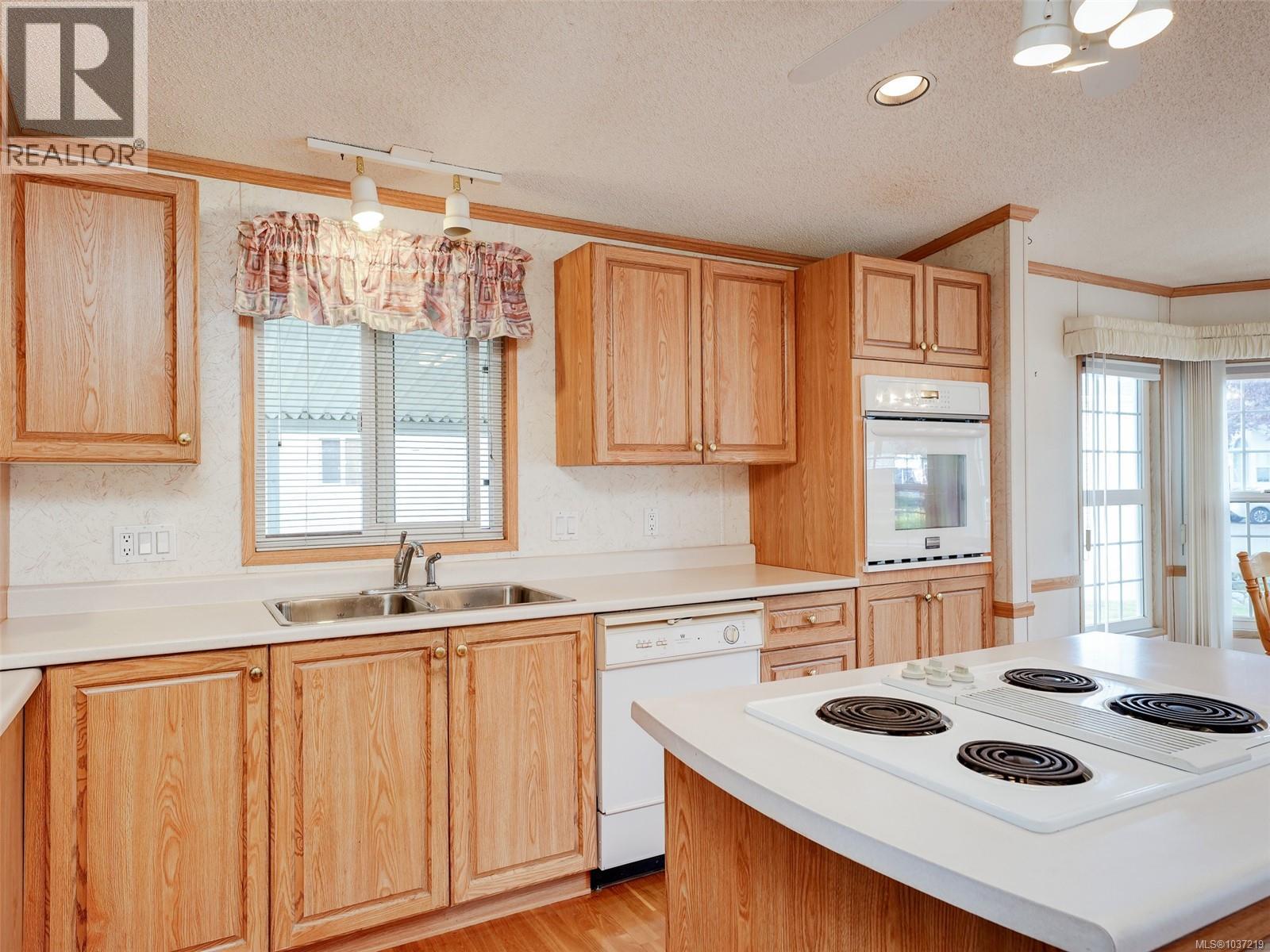 20 7401 Central Saanich Rd, Central Saanich, British Columbia  V8M 2B5 - Photo 8 - 1037219