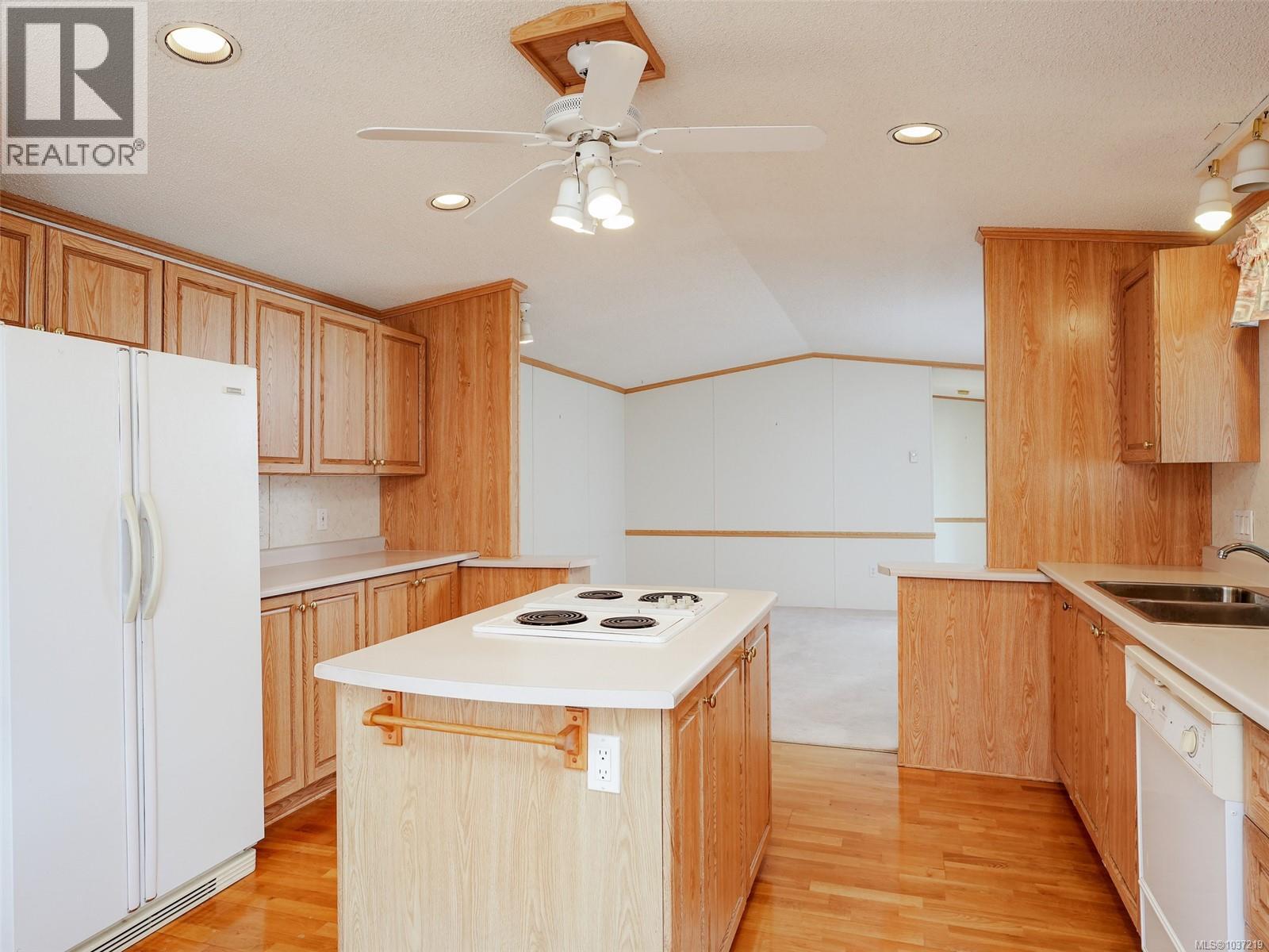 20 7401 Central Saanich Rd, Central Saanich, British Columbia  V8M 2B5 - Photo 9 - 1037219