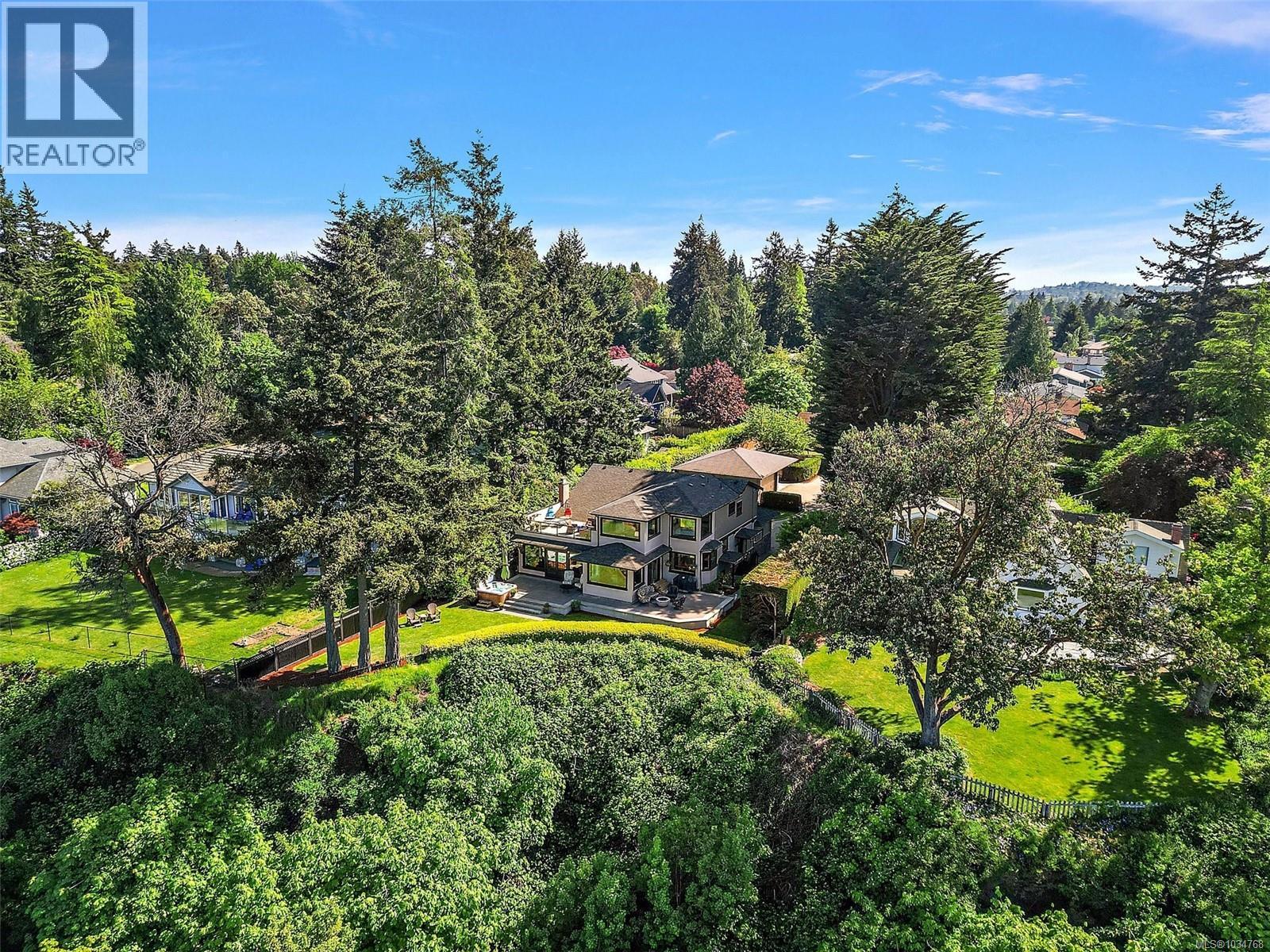 4561 Bissenden Pl, Saanich, British Columbia  V8N 3K5 - Photo 27 - 1034768