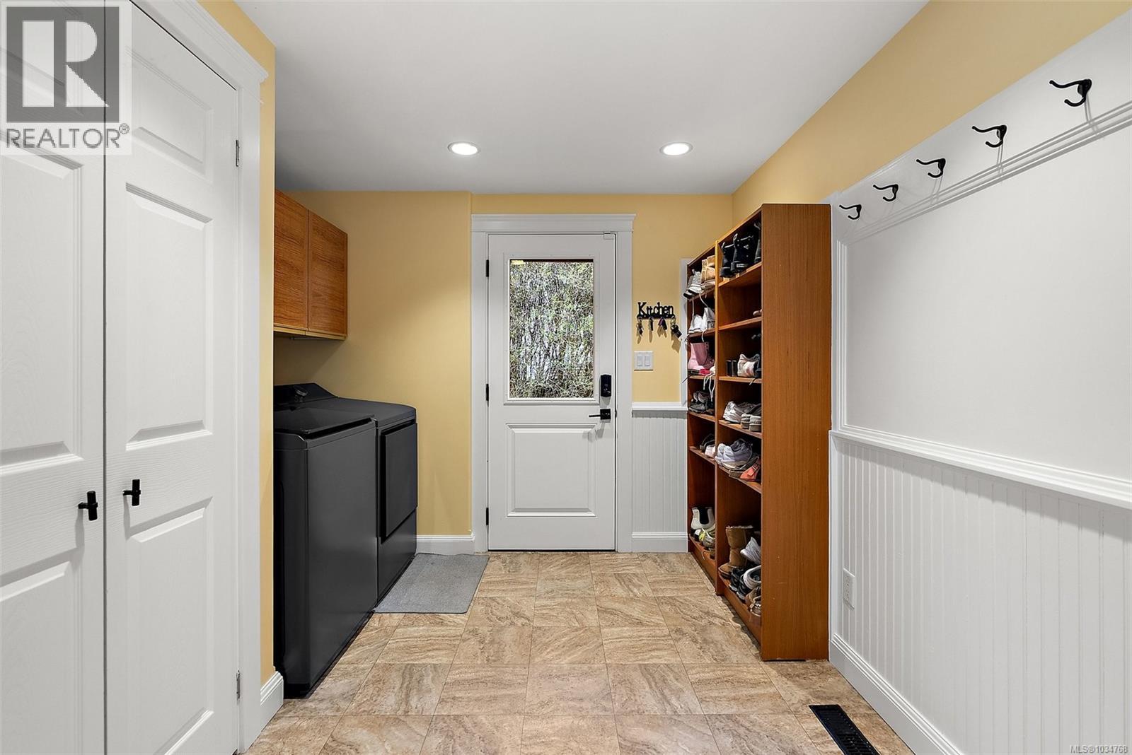 4561 Bissenden Pl, Saanich, British Columbia  V8N 3K5 - Photo 37 - 1034768
