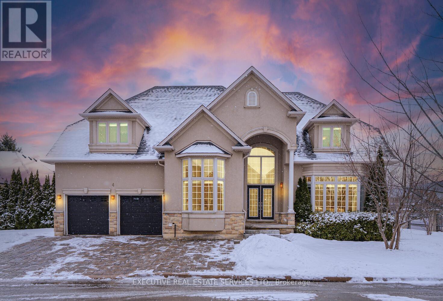 4 BERKSHIRE PLACE, Hamilton, Ontario