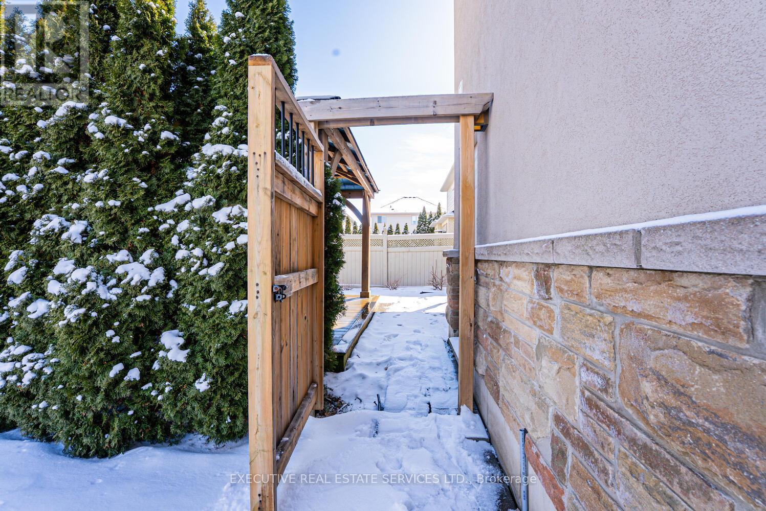 4 Berkshire Place, Hamilton, Ontario  L9K 0A9 - Photo 43 - X13150652
