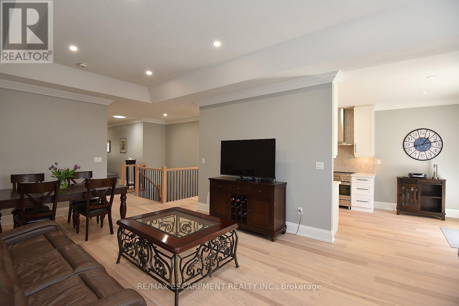 49 Riveroaks Drive, Hamilton, Ontario  L0R 1W0 - Photo 4 - X13150670