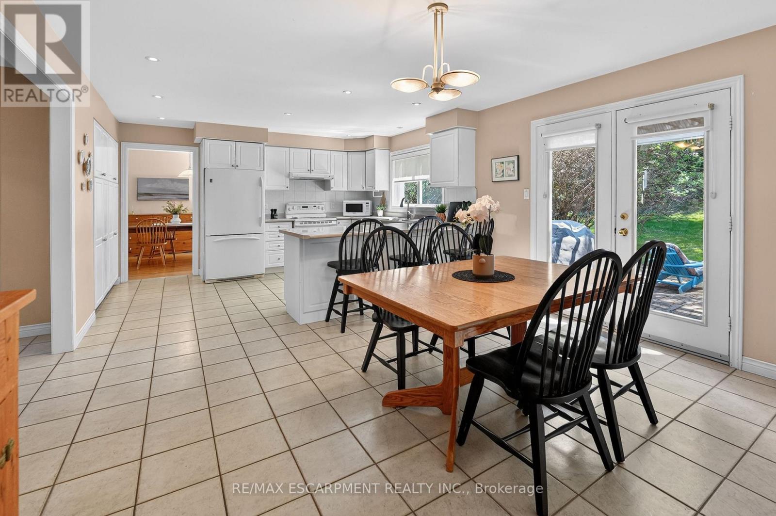 144 Dorchester Drive, Grimsby, Ontario  L3M 5J9 - Photo 9 - X13150822