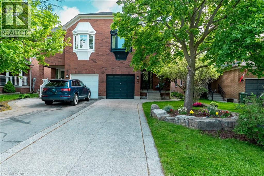 46 HARNESWORTH Crescent, Waterdown, Ontario