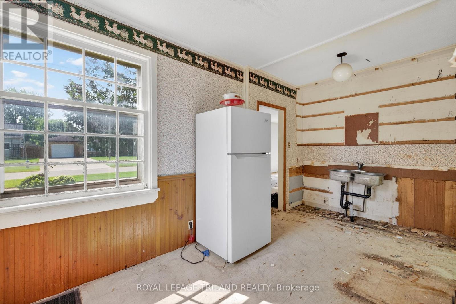 147 Burns Street, Strathroy-Caradoc, Ontario  N7G 1X4 - Photo 10 - X13151038