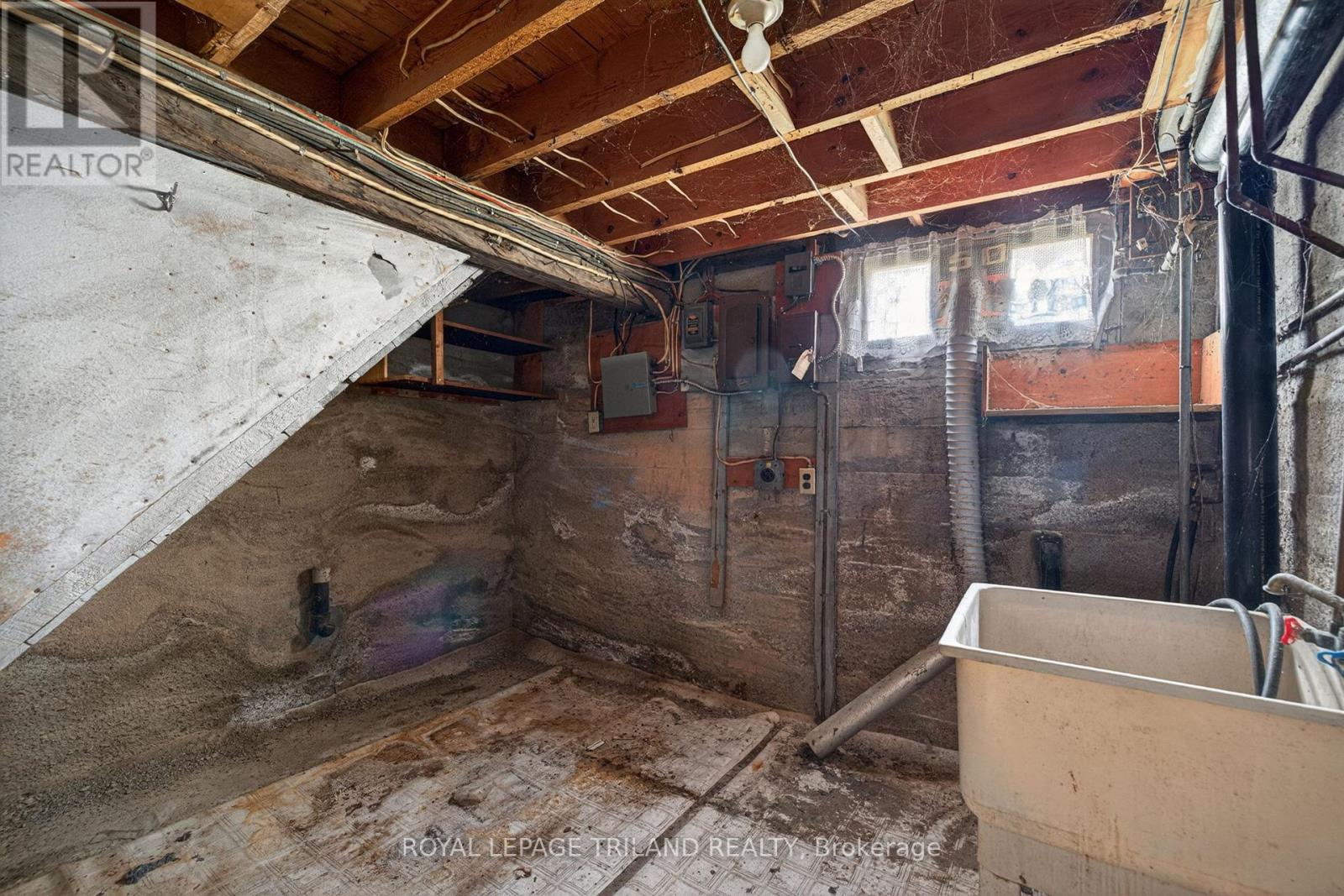 147 Burns Street, Strathroy-Caradoc, Ontario  N7G 1X4 - Photo 18 - X13151038