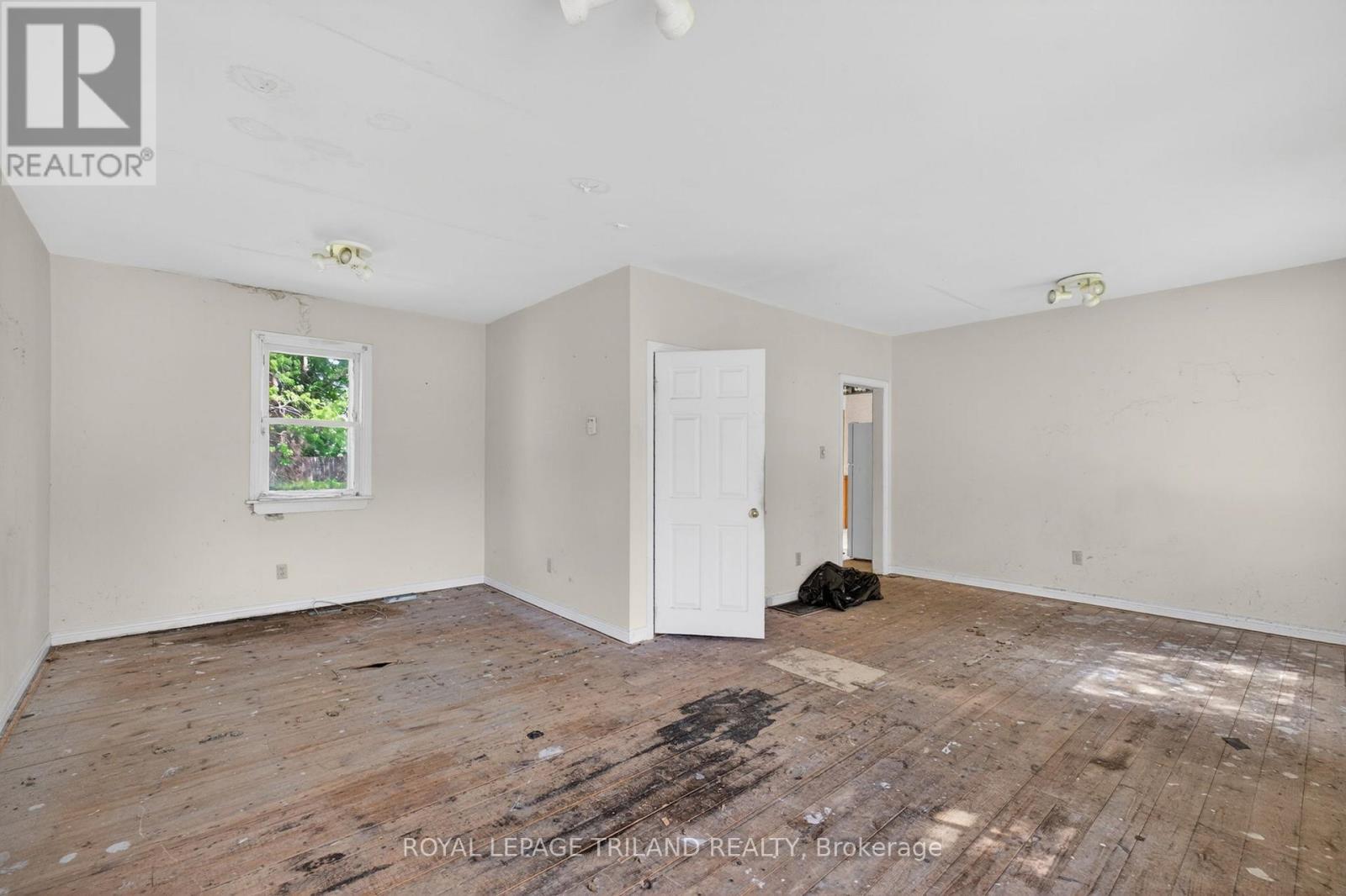 147 Burns Street, Strathroy-Caradoc, Ontario  N7G 1X4 - Photo 8 - X13151038