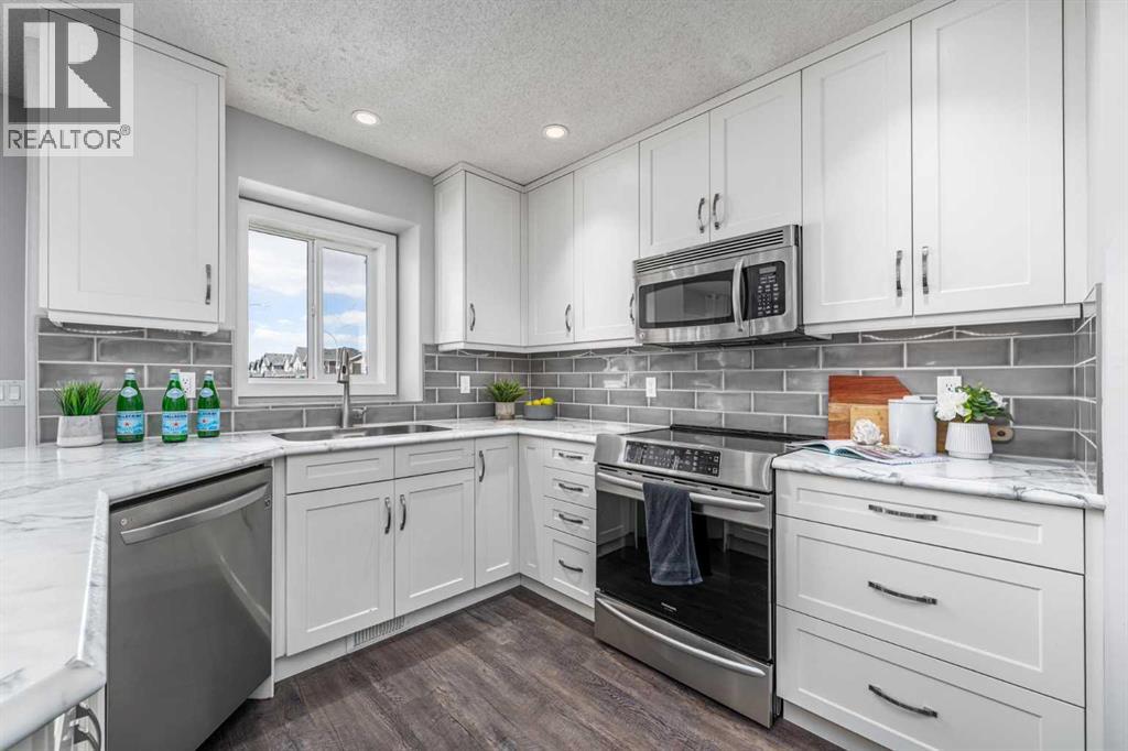 724 Luxstone Landing SW, Airdrie, Alberta  T4B 3L1 - Photo 12 - A2311638