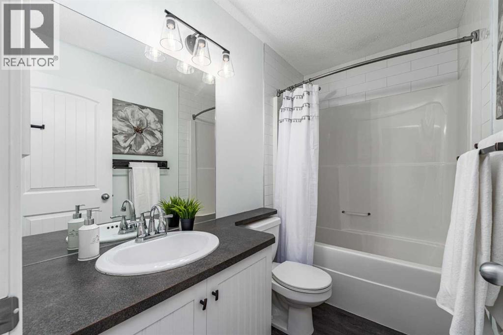 724 Luxstone Landing SW, Airdrie, Alberta  T4B 3L1 - Photo 24 - A2311638