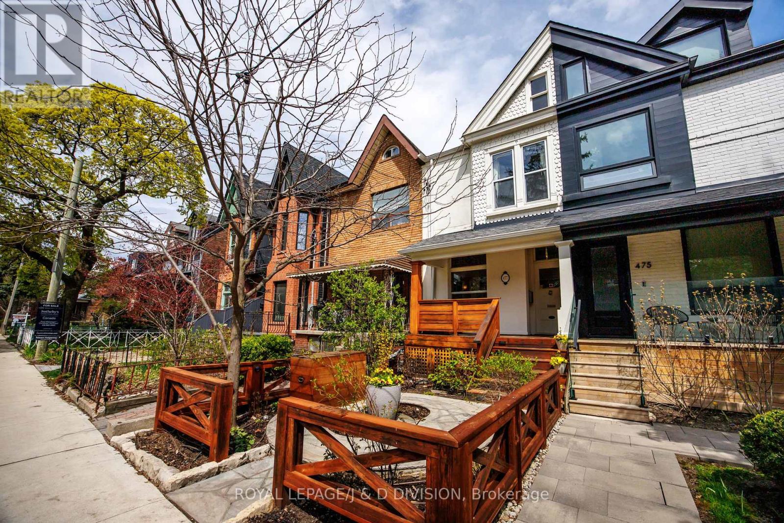 477 Roxton Road, Toronto, Ontario  M6G 3R5 - Photo 2 - C13112044