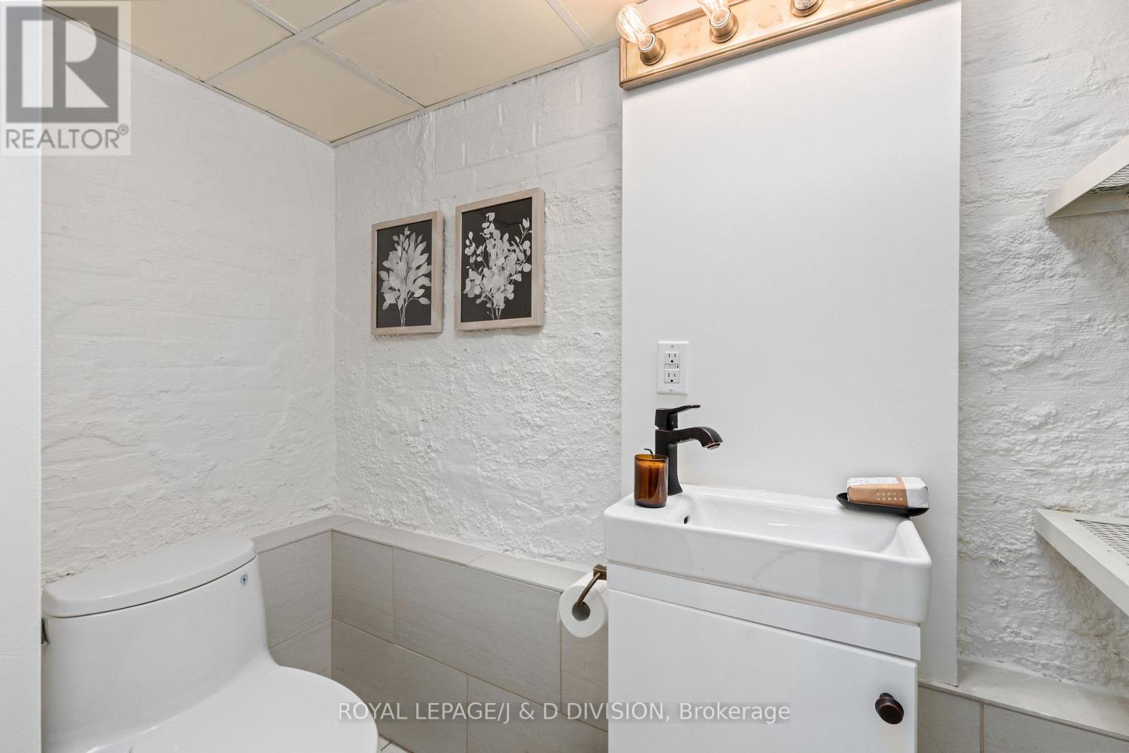 477 Roxton Road, Toronto, Ontario  M6G 3R5 - Photo 35 - C13112044