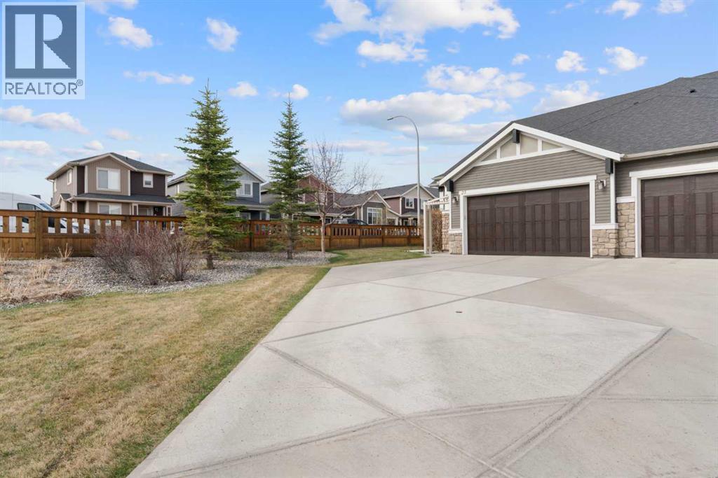 25 Fireside Landing, Cochrane, Alberta  T4C 0V9 - Photo 49 - A2285252