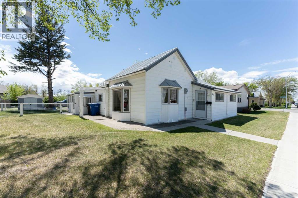 212 20 Street, Fort Macleod, Alberta  T0L 0Z0 - Photo 1 - A2312603