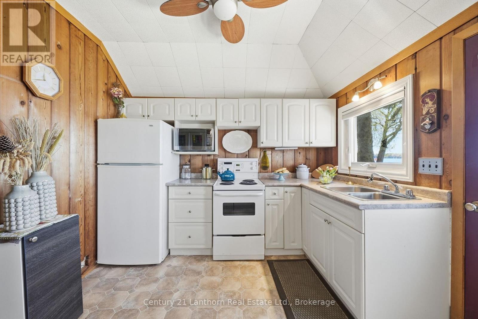 1051 Lakeside Drive, Prince Edward County, Ontario  K0K 1T0 - Photo 16 - X13150976