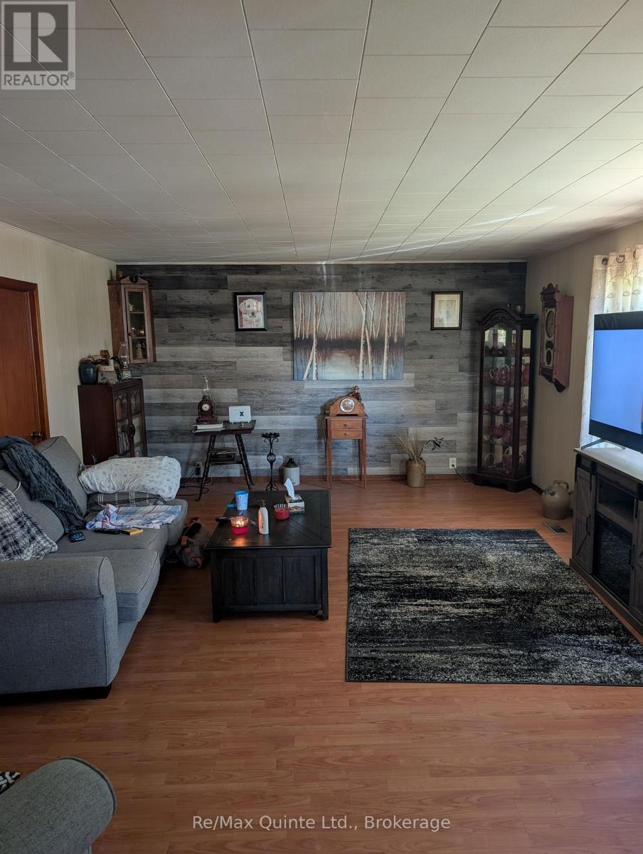 566 Old Milford Road, Prince Edward County, Ontario  K0K 2T0 - Photo 10 - X13151004