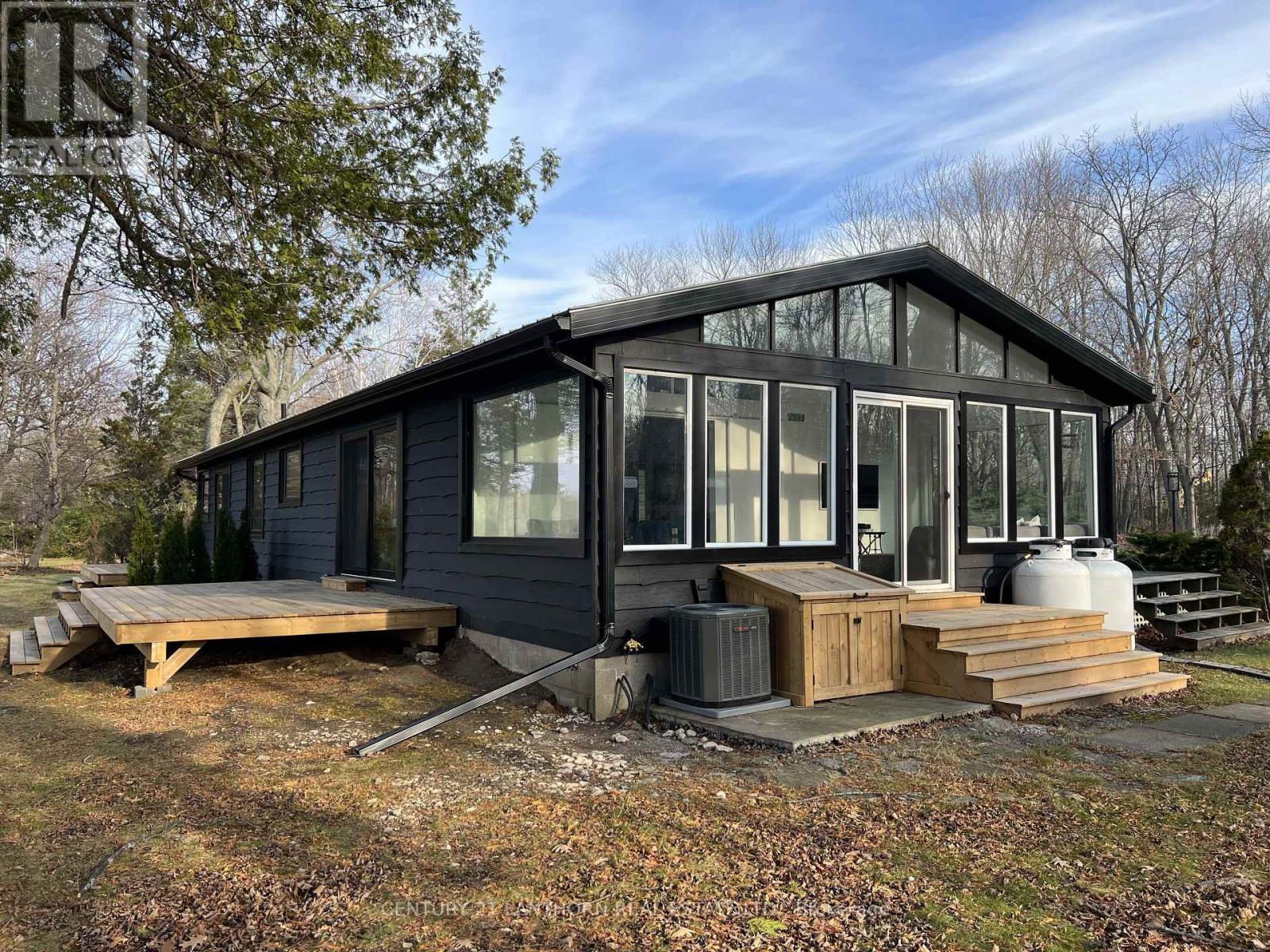 240 Salmon Point Road, Prince Edward County, Ontario  K0K 1P0 - Photo 18 - X13151012