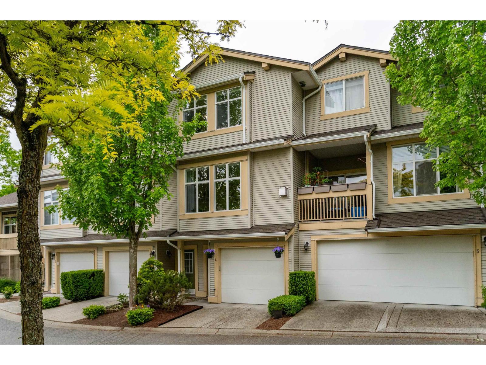 4 14959 58 AVENUE, Surrey, British Columbia