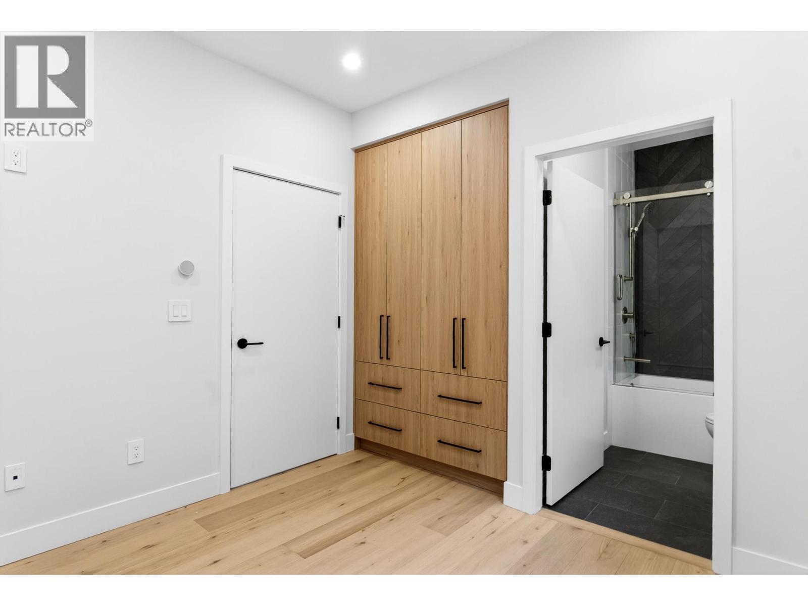 2 2741 E 7th Avenue, Vancouver, British Columbia  V5M 1T8 - Photo 13 - R3125624