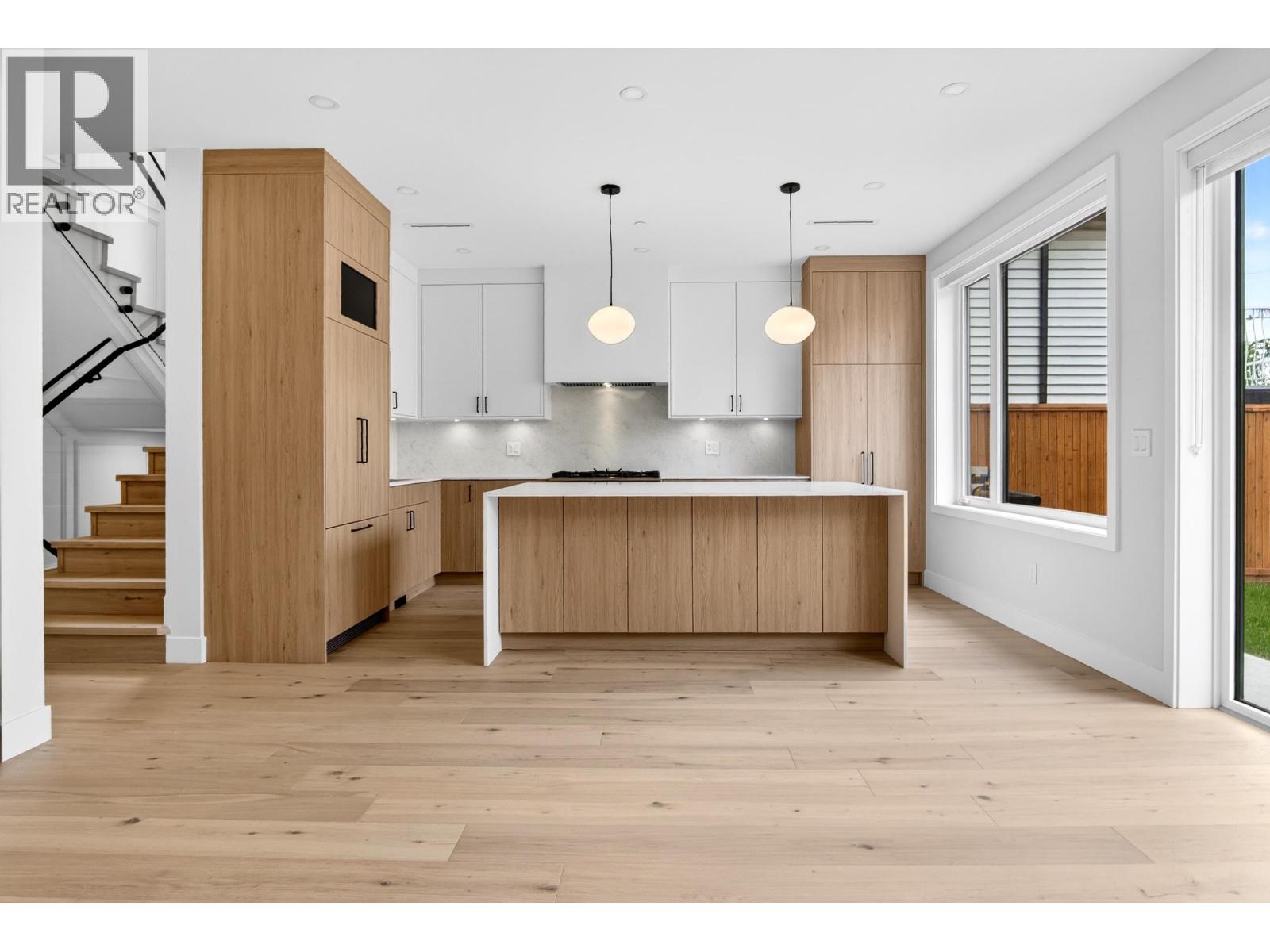 2 2741 E 7th Avenue, Vancouver, British Columbia  V5M 1T8 - Photo 3 - R3125624