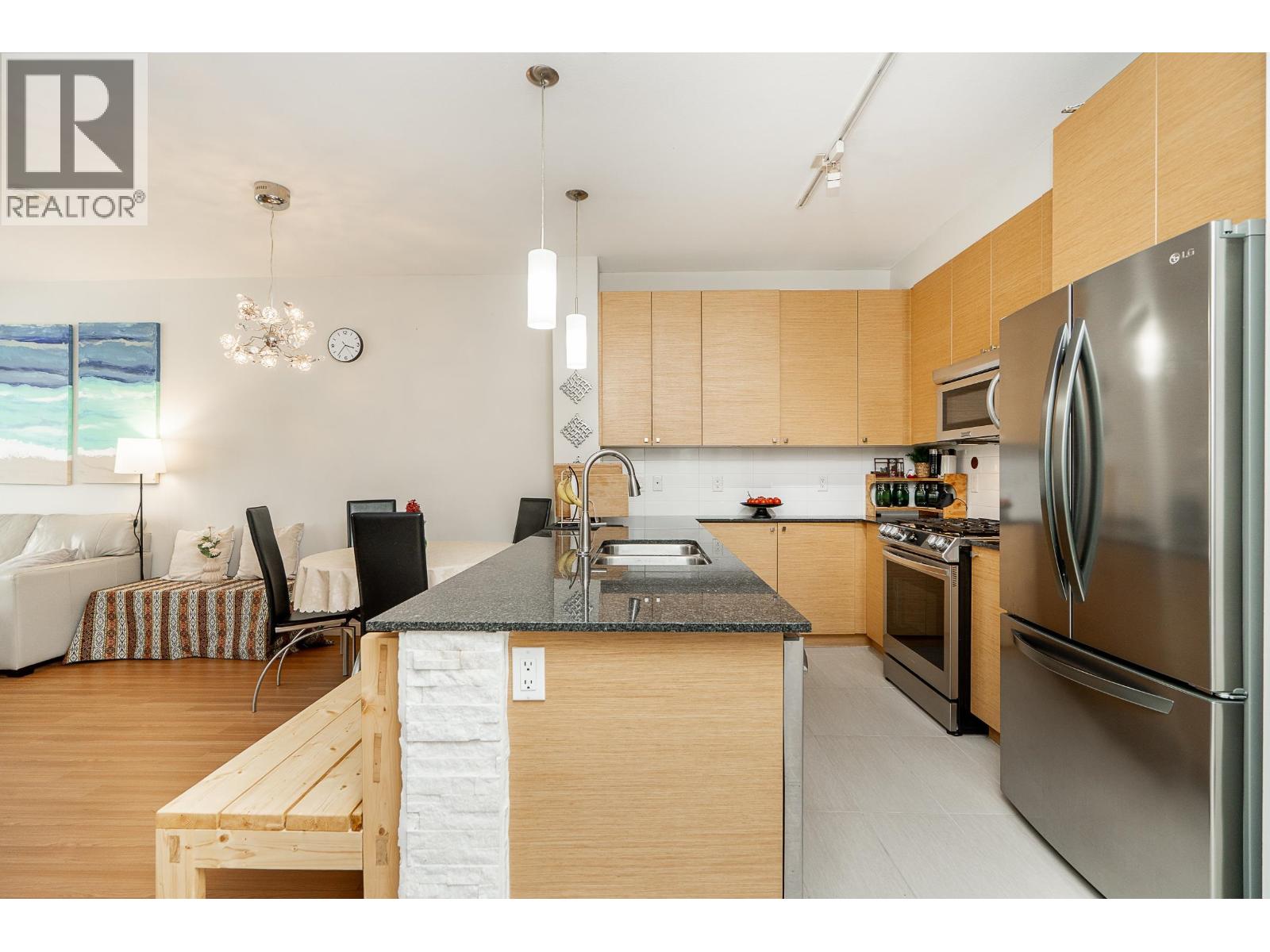 320 101 Morrissey Road, Port Moody, British Columbia  V3H 0E6 - Photo 3 - R3125633