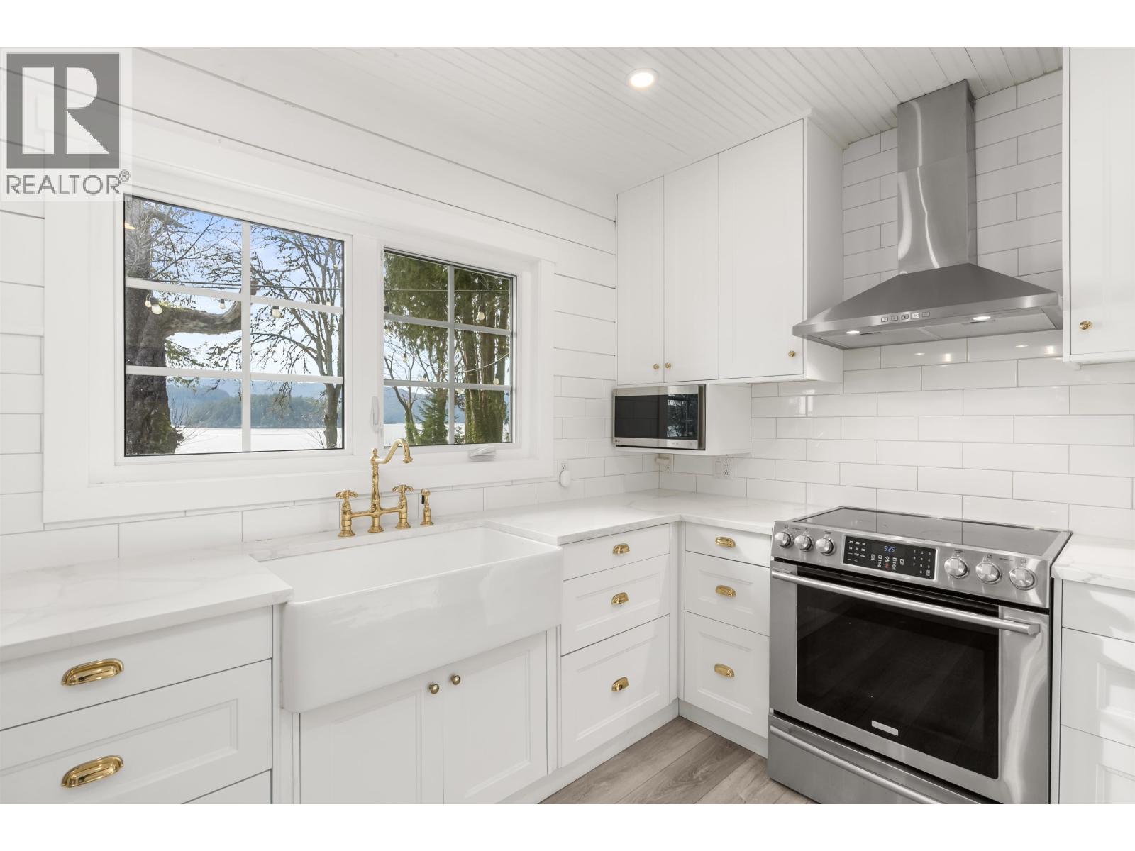 6129 Sechelt Inlet Road, Sechelt, British Columbia  V7Z 0L3 - Photo 16 - R3125659